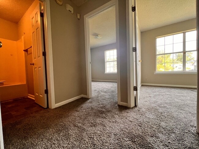 Building Photo - AVAILABLE LATE AUGUST | RECENTLY RENOVATED...
