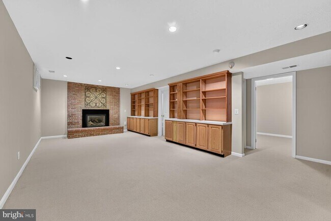 Building Photo - 1022 Delf Dr