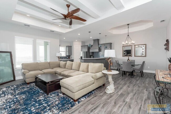 Building Photo - 86 Torrey Pines Dr