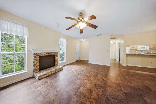Building Photo - 1402 Sturbridge Pl
