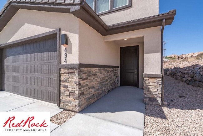 Building Photo - Spacious Townhome in Hurricane Heights