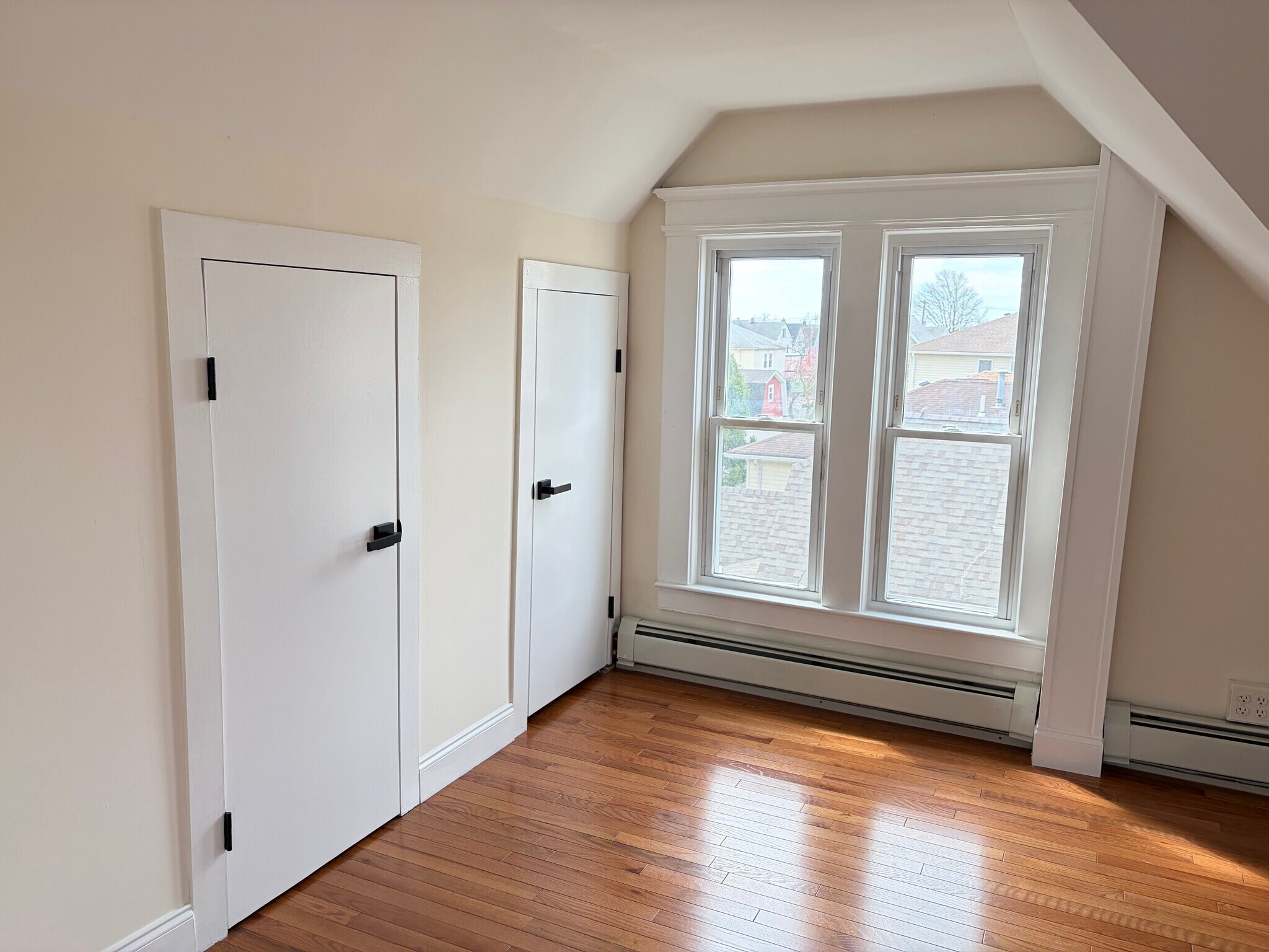 Building Photo - 30 Elm St