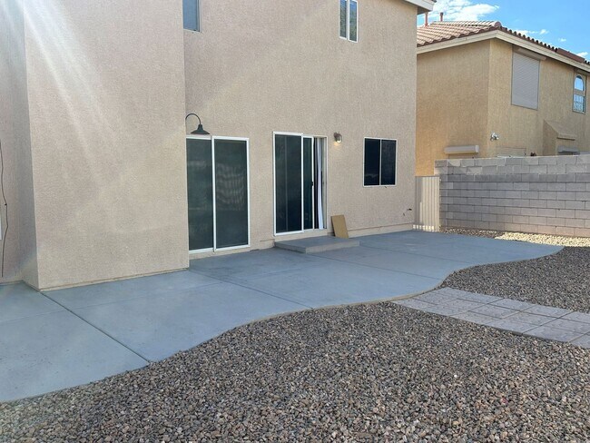 Building Photo - New flooring and freshly painted 4 bedroom home