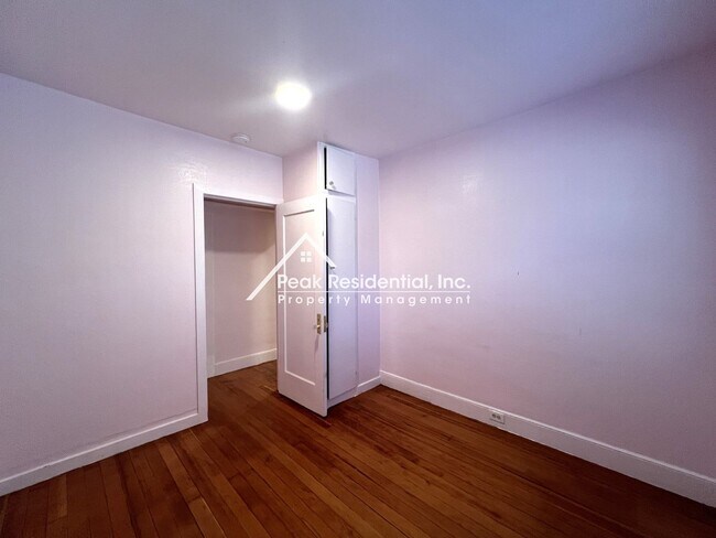 Building Photo - 2974 32nd St
