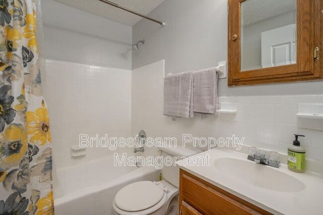 Building Photo - 5209 Pitcairn Rd