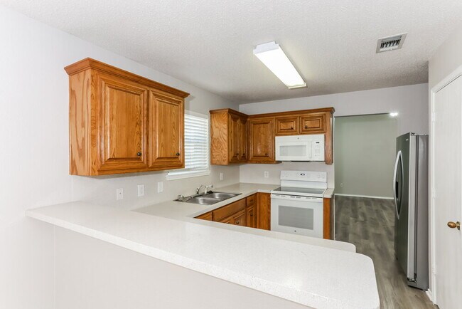 Building Photo - 12437 Seven Eagles Ln