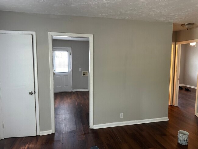 Building Photo - 308 Sinclair Ave