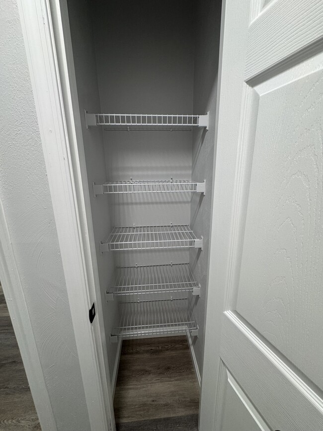 Building Photo - 357 Pine Ave