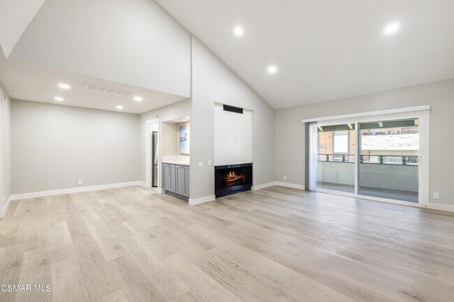 Building Photo - 31535 Lindero Canyon Rd