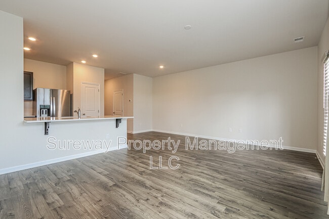 Building Photo - 66 Arlotta St
