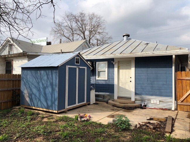 Building Photo - Down Town