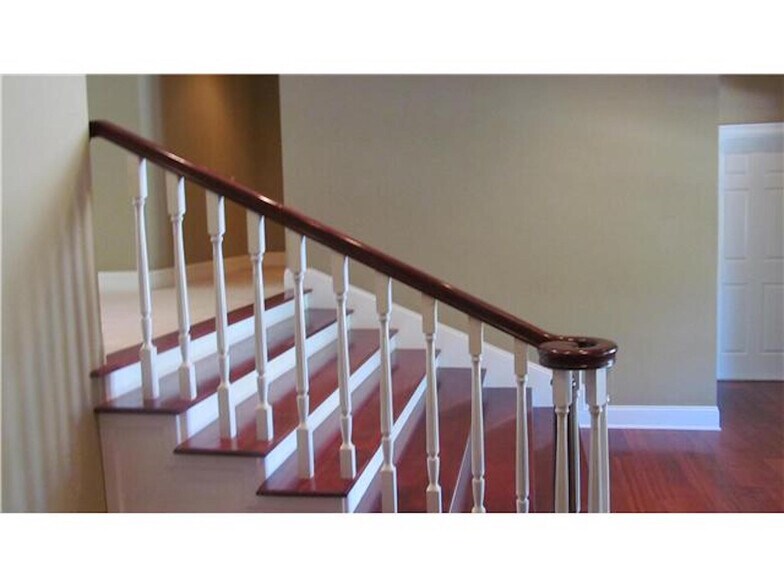entry - 2015 Hidden Crest Dr