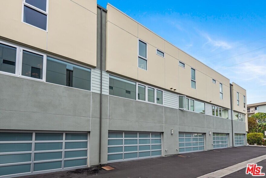 Building Photo - 310 Washington Blvd