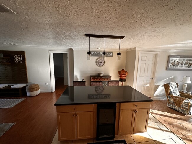 Building Photo - 1129 Riviera St