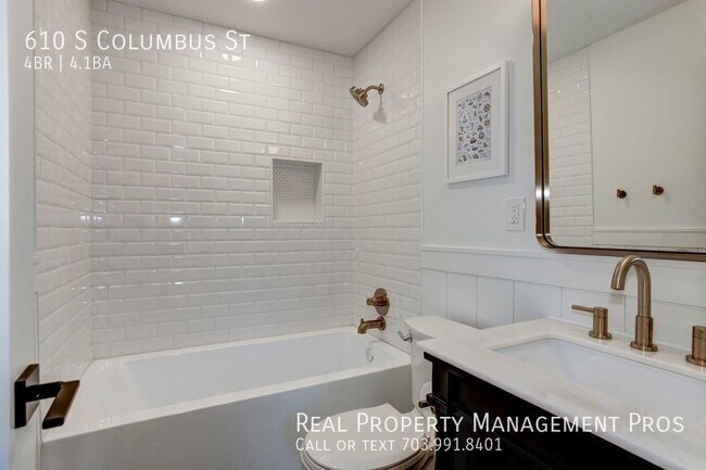 Building Photo - Stunning Corner Townhouse, Old Town Alexan...