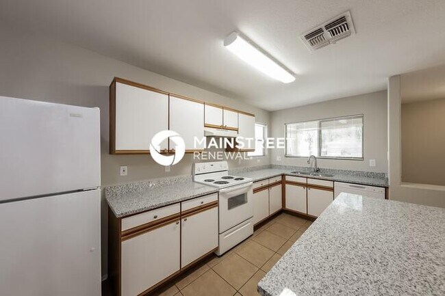Building Photo - 3 Bedroom Pet-Friendly Home in Phoenix, AZ with Main Street Renewal