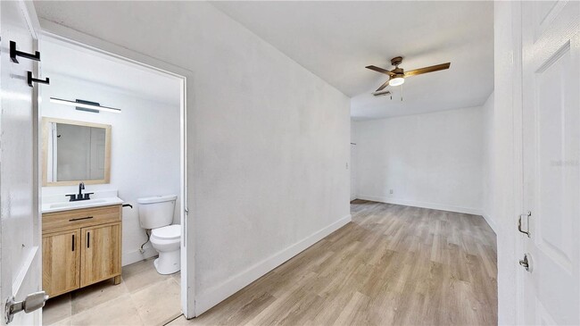 Building Photo - 4 Bedroom / 2 Bath House