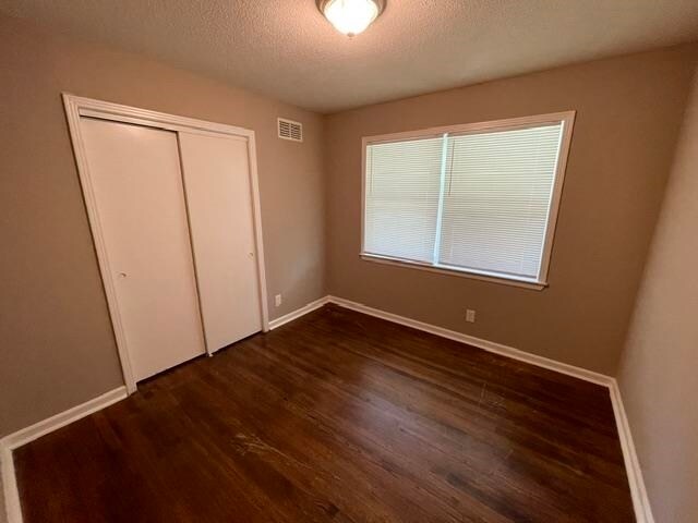 Building Photo - 3270 Frayser View Dr