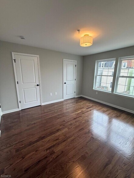 Building Photo - 140 Littleton Ave