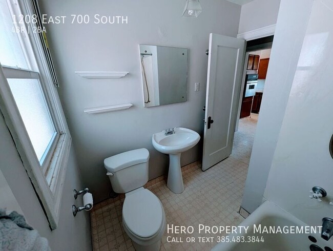 Building Photo - 1208 E 700 S
