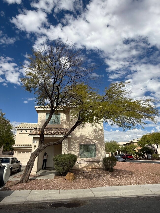 Building Photo - 8894 Houston Ridge Ave