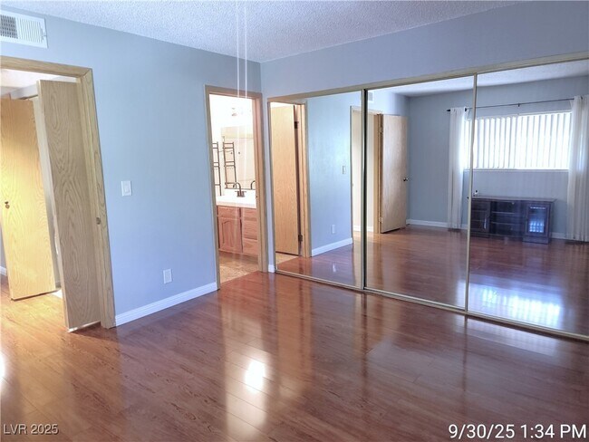 Building Photo - 4221 Gannet Cir