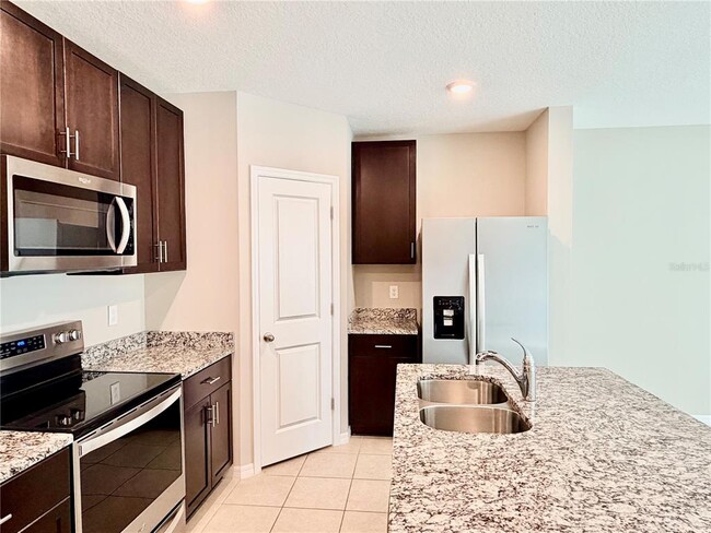 Building Photo - 5921 Sailor Coast Wy