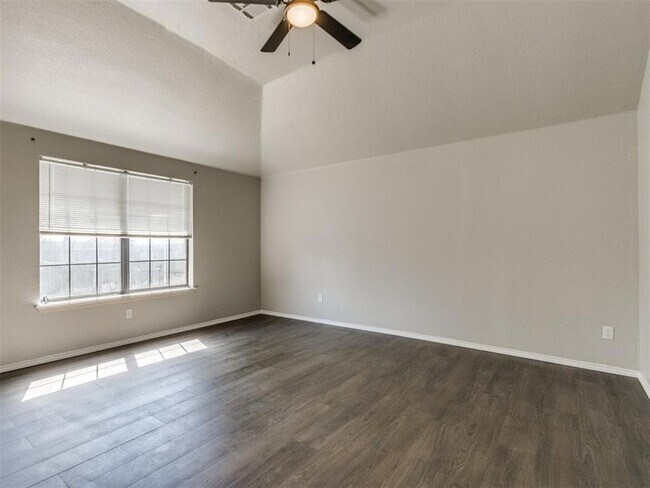 Building Photo - 13300 S Robinson Ave