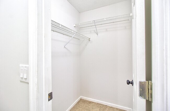 Building Photo - 815 Sagewood Dr