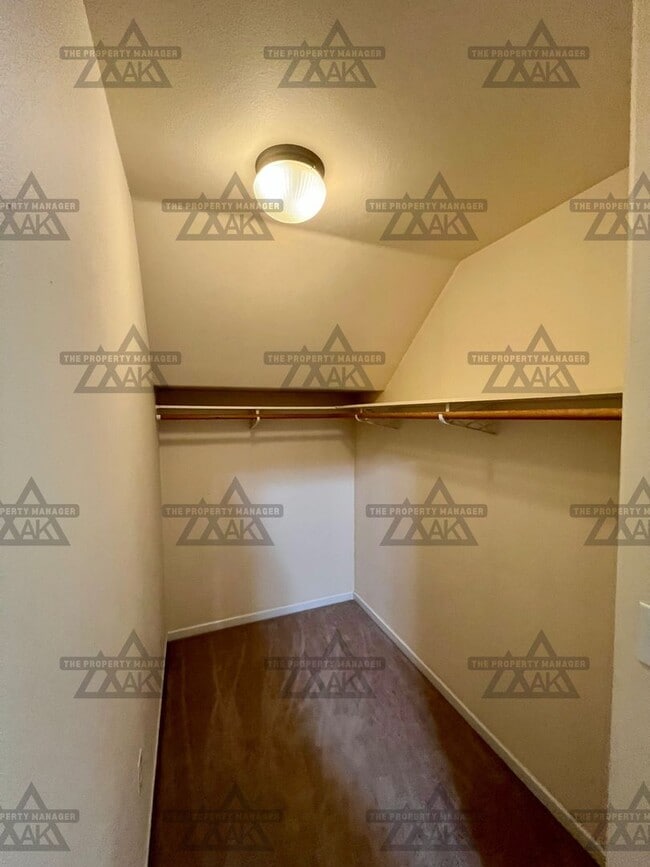 Building Photo - Beautiful 3 bedroom home for rent / Sorry no pets / Heat Included!!