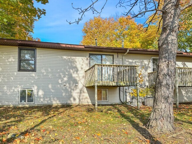 Building Photo - 6582 Winans St