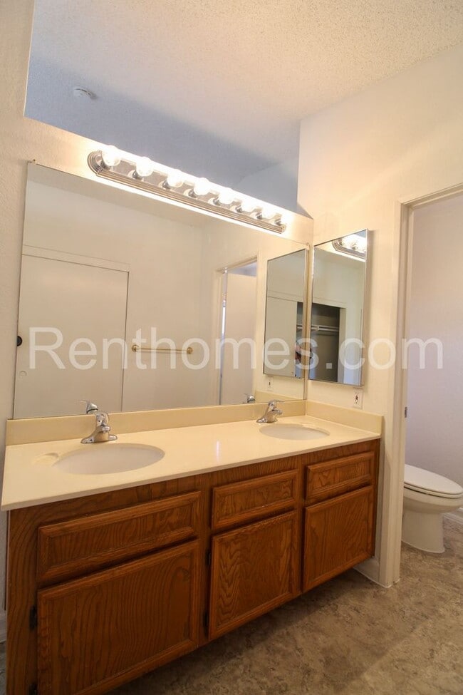 Building Photo - 10808 Red Fern Cir