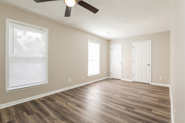 Building Photo - Lovely 3 Bedroom in North Charleston