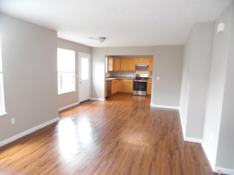 Building Photo - 445 Draft Ct