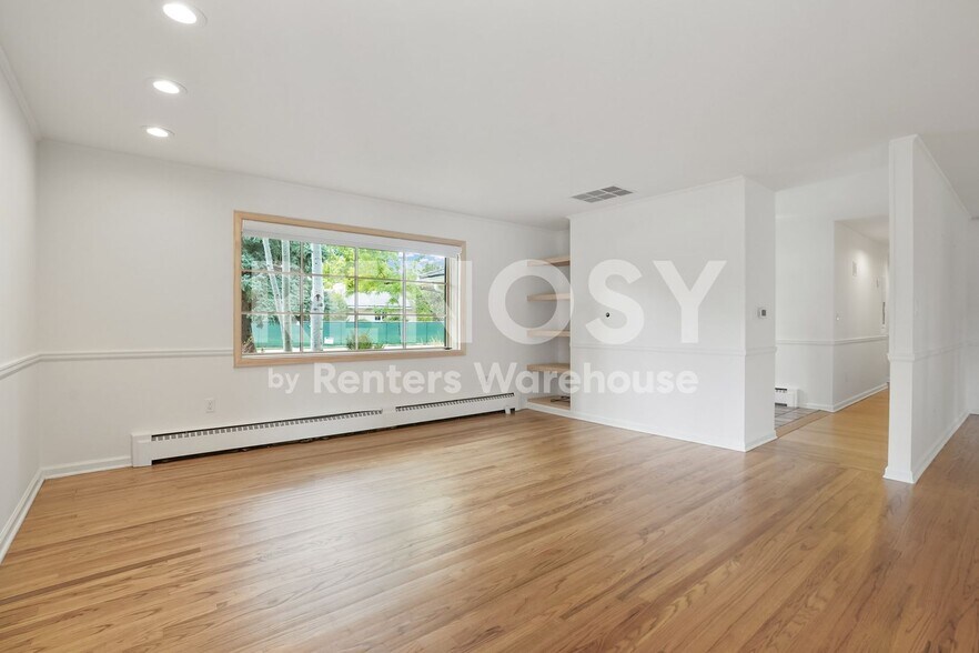Building Photo - 9189 E Radcliff Ave