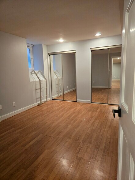 Building Photo - 1104 Pine St