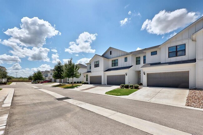 Building Photo - 441 Fieldwood Dr