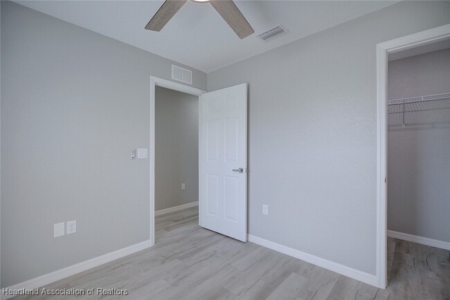 Building Photo - 1525 Chatsworth St