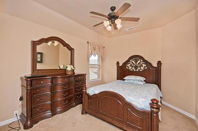 Building Photo - 859 Llano Dr