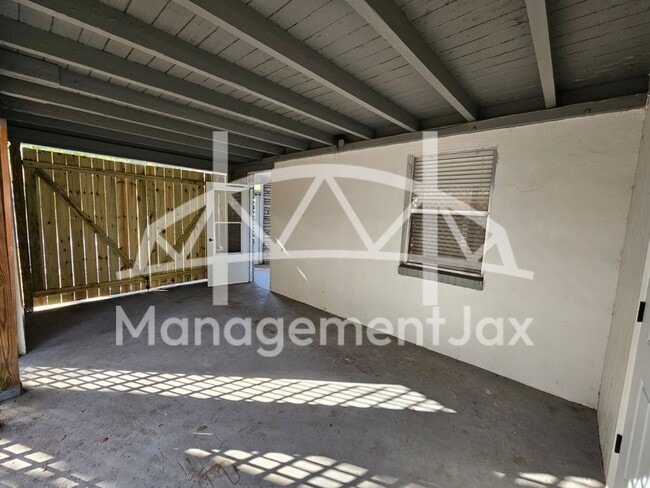 Building Photo - 5201 Janice Cir S