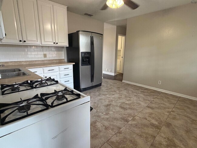 Building Photo - 4613 Langford Ln