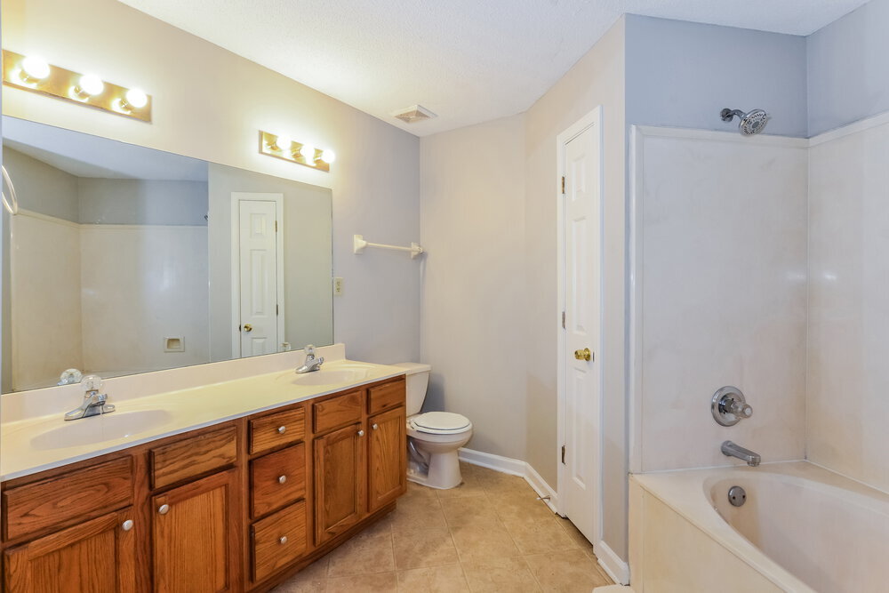 Building Photo - 1030 Jessica Lauren Dr