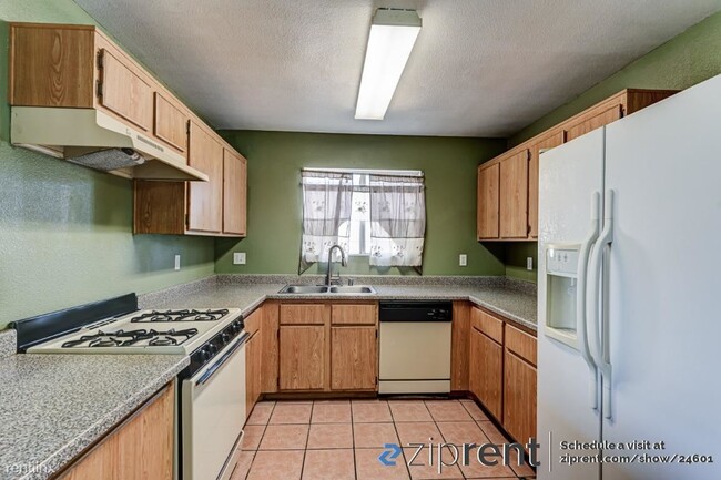 Primary Photo - 2 br, 2 bath Condo - 1520 Ben or St, Las V...