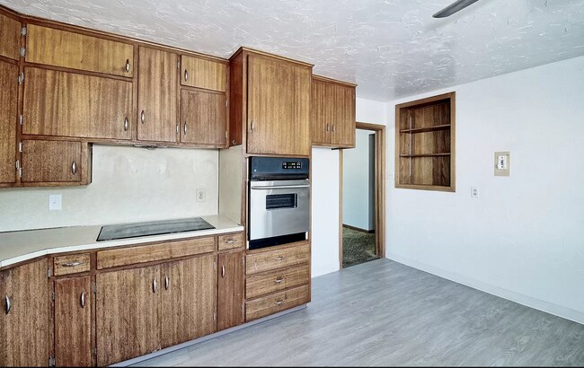 Building Photo - 1625 Walnut Ave