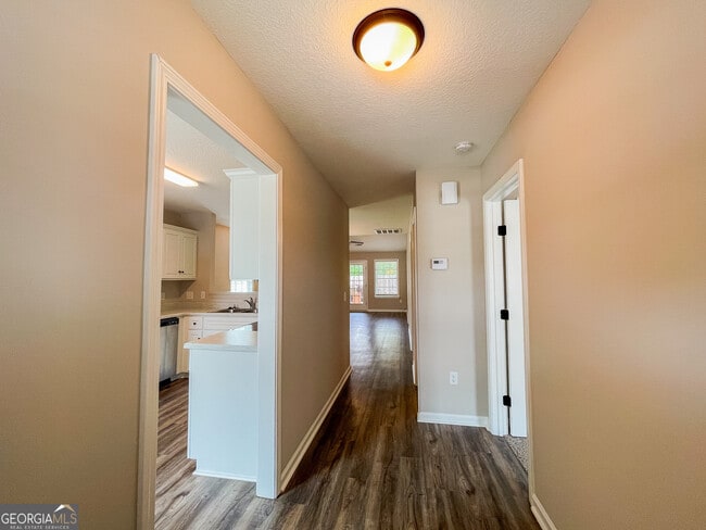 Building Photo - 546 Deerchase Ct