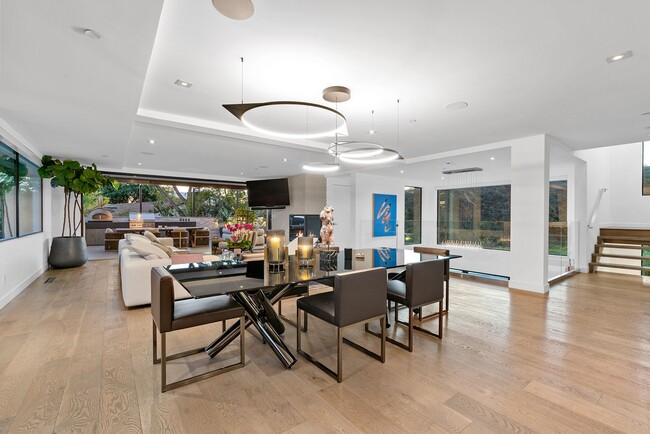 Building Photo - Prestigious Hollywood Hills Home for Rent