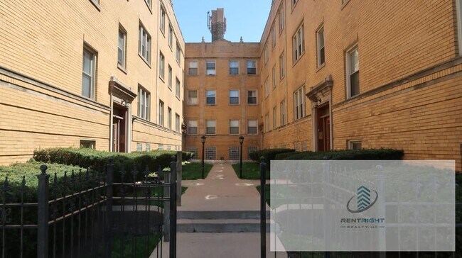 Building Photo - 4477 N Elston Ave