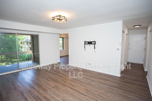 Building Photo - 125 Echelon Rd