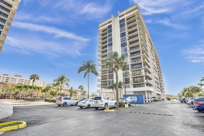Building Photo - 2017 S Ocean Dr