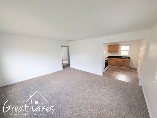 Building Photo - Charming 2 Bedroom 1 Bathroom now availabl...